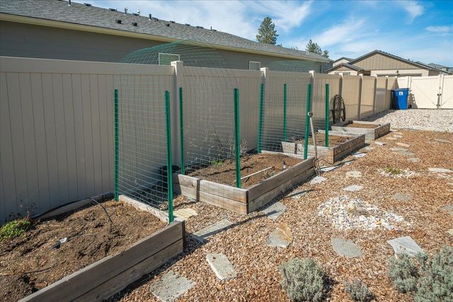 5901 W Youngstown Ln, Spokane, WA 99208