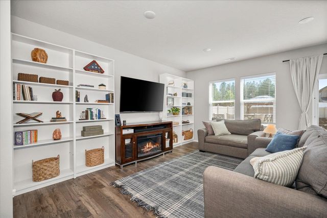 5901 W Youngstown Ln, Spokane, WA 99208