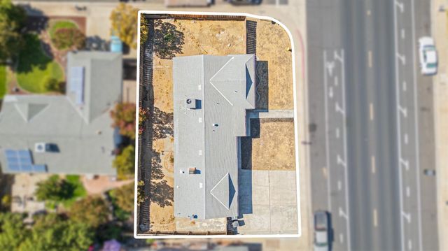 1407 E D St, Oakdale, CA 95361