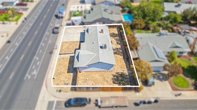 1407 E D St, Oakdale, CA 95361