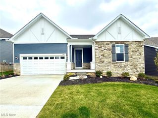 3943 Crest View Drive, Green, OH 44685
