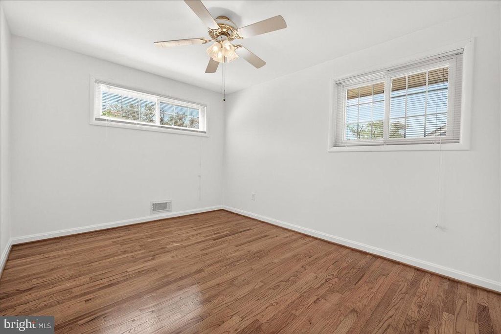 Image 18 of property listing at 13016 TURKEY BRANCH PKWY, Rockville, MD 20853