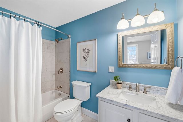 52 Packards Ln 4, Quincy, MA 02169