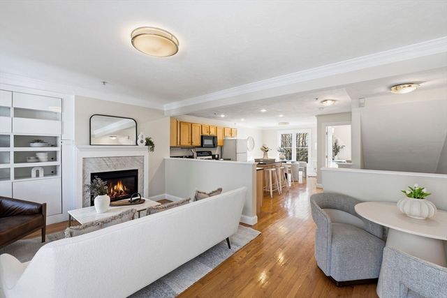 52 Packards Ln 4, Quincy, MA 02169