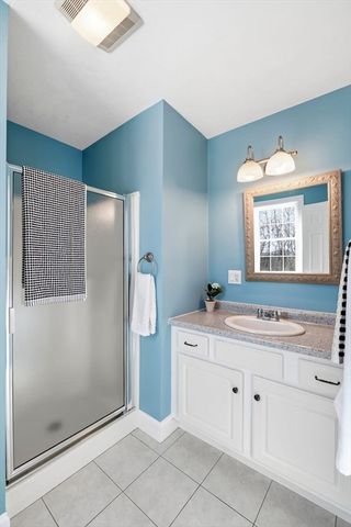 52 Packards Ln 4, Quincy, MA 02169