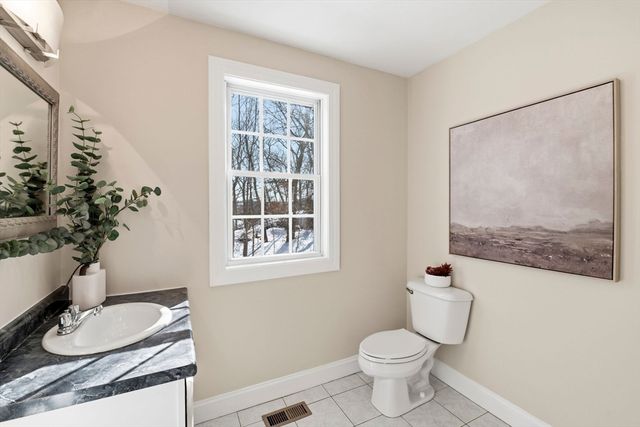 52 Packards Ln 4, Quincy, MA 02169