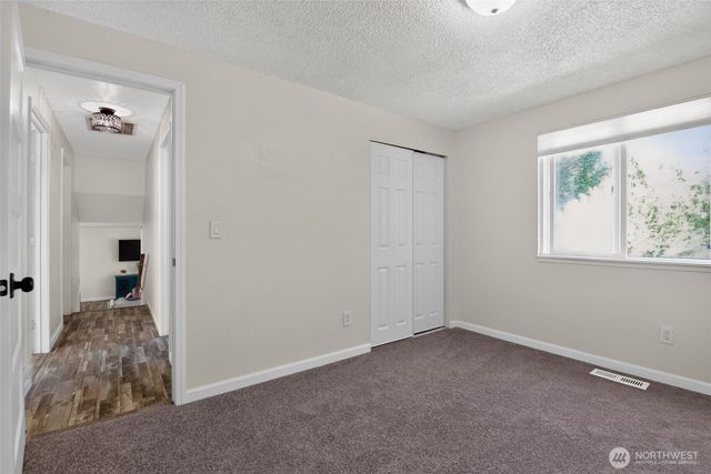 5696 E Collins Road, Port Orchard, WA 98366