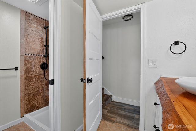 5696 E Collins Road, Port Orchard, WA 98366