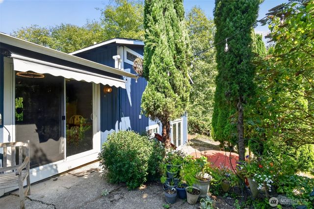 5696 E Collins Road, Port Orchard, WA 98366