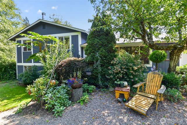 5696 E Collins Road, Port Orchard, WA 98366