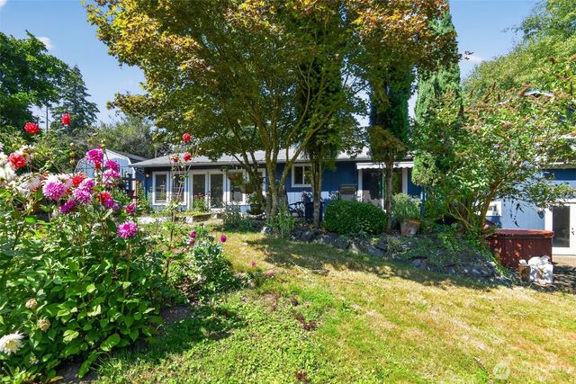 5696 E Collins Road, Port Orchard, WA 98366