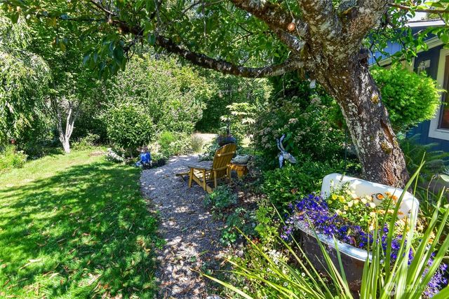 5696 E Collins Road, Port Orchard, WA 98366