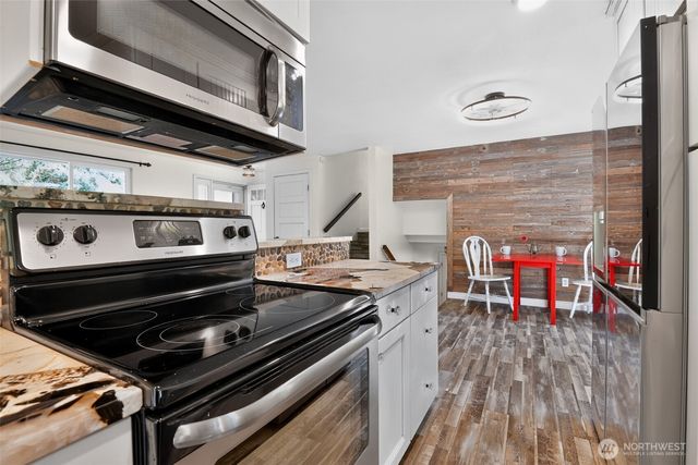 5696 E Collins Road, Port Orchard, WA 98366
