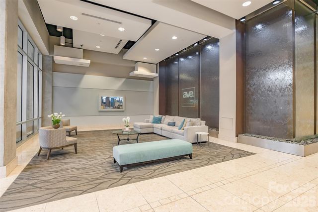 210 N Church Street 2811, Charlotte, NC 28202