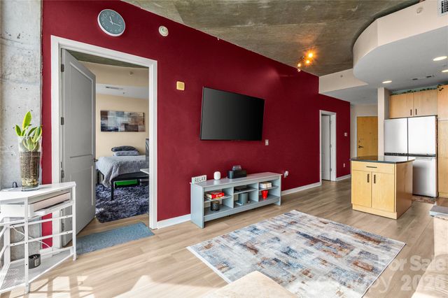 210 N Church Street 2811, Charlotte, NC 28202