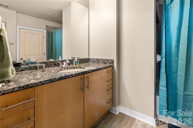 210 N Church Street 2811, Charlotte, NC 28202