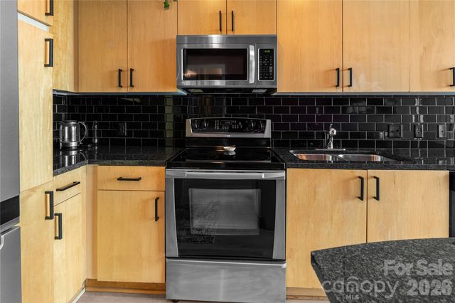 210 N Church Street 2811, Charlotte, NC 28202