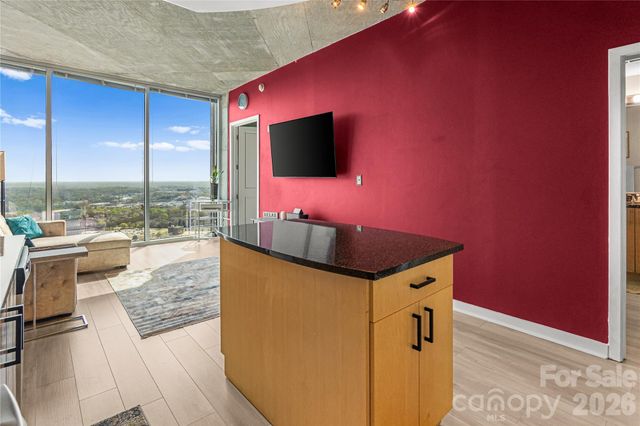 210 N Church Street 2811, Charlotte, NC 28202