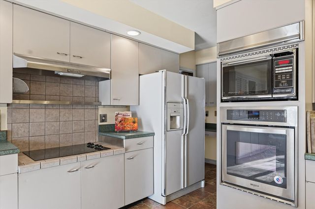 3 Lake Park Road, Champaign, IL 61822