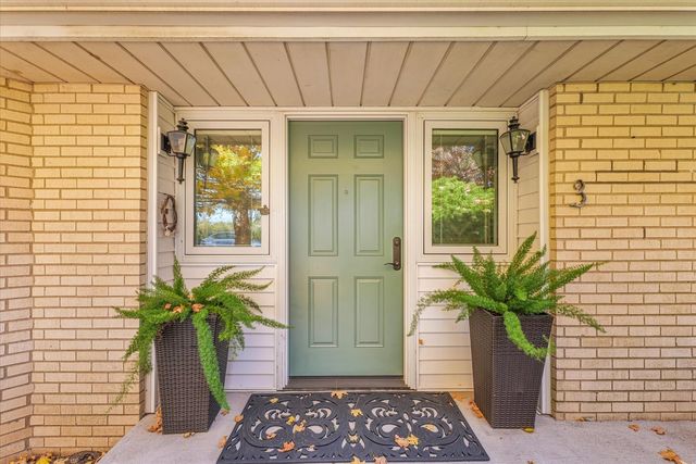 3 Lake Park Road, Champaign, IL 61822