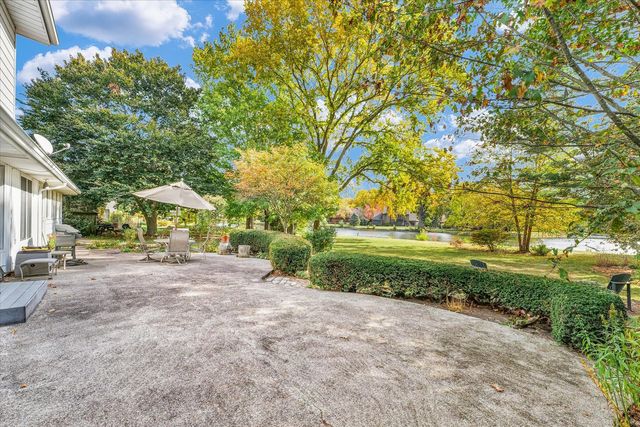 3 Lake Park Road, Champaign, IL 61822