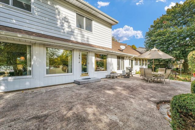 3 Lake Park Road, Champaign, IL 61822