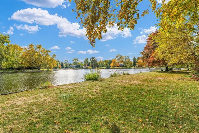 3 Lake Park Road, Champaign, IL 61822