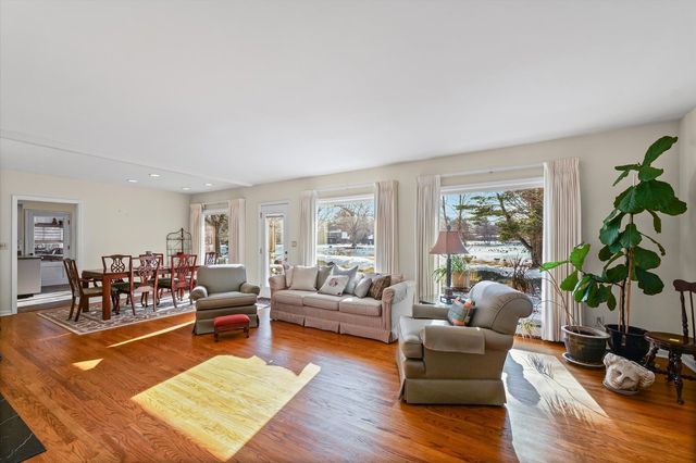 3 Lake Park Road, Champaign, IL 61822