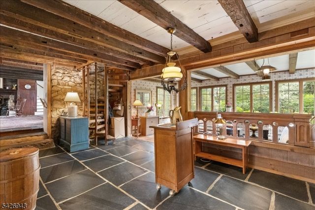 685 Woodglen Rd, Lebanon Twp., NJ 08826
