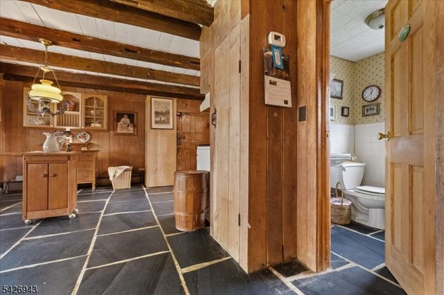 685 Woodglen Rd, Lebanon Twp., NJ 08826