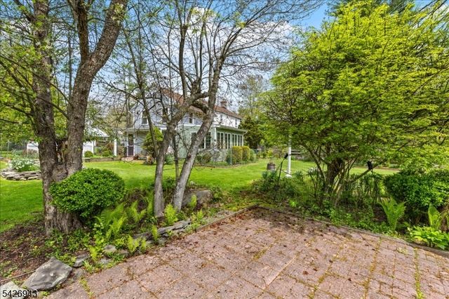 685 Woodglen Rd, Lebanon Twp., NJ 08826