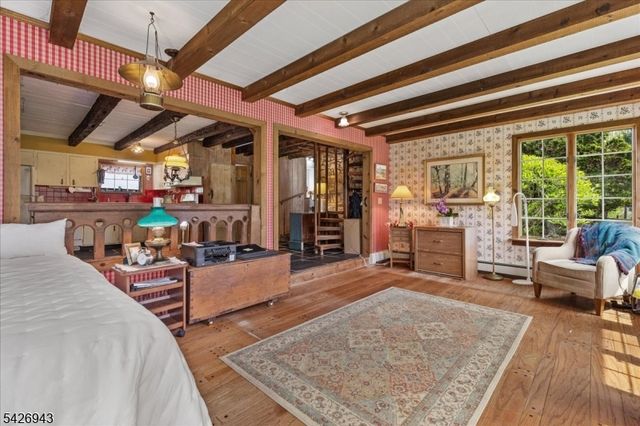 685 Woodglen Rd, Lebanon Twp., NJ 08826