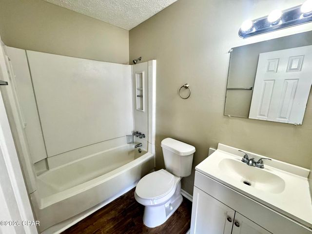 7718 FL-22 C, Panama City, FL 32404