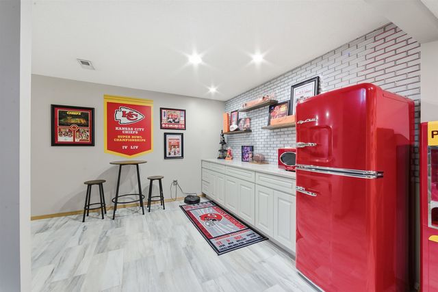 2613 N Parkdale Ct., Wichita, KS 67205