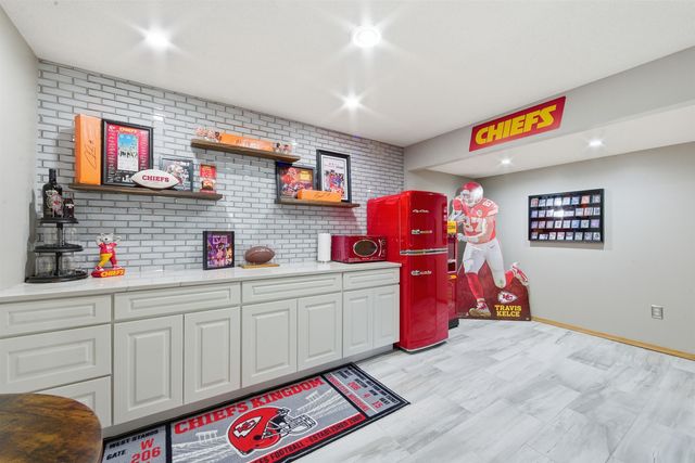 2613 N Parkdale Ct., Wichita, KS 67205