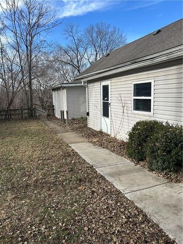 125 S Brookside Street, Independence, MO 64053
