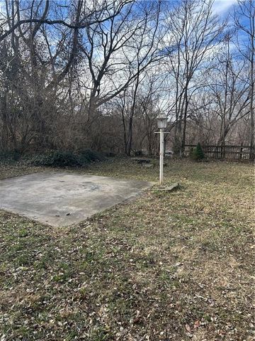 125 S Brookside Street, Independence, MO 64053