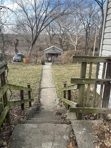 125 S Brookside Street, Independence, MO 64053