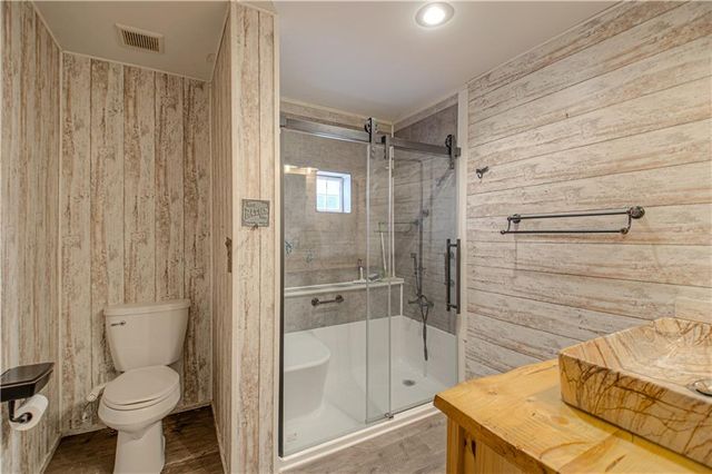 125 S Brookside Street, Independence, MO 64053