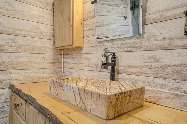 125 S Brookside Street, Independence, MO 64053