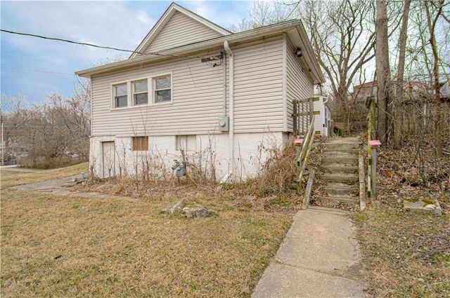 125 S Brookside Street, Independence, MO 64053
