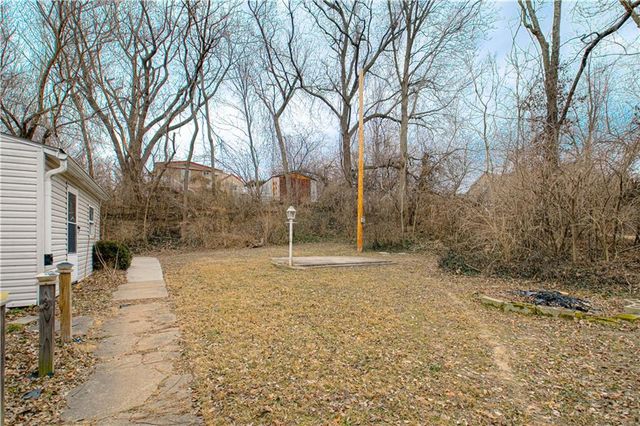 125 S Brookside Street, Independence, MO 64053