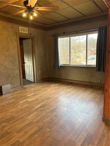 125 S Brookside Street, Independence, MO 64053