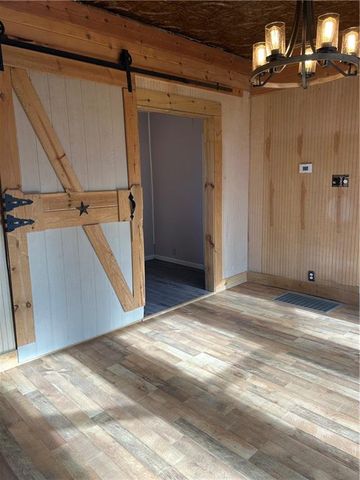 125 S Brookside Street, Independence, MO 64053