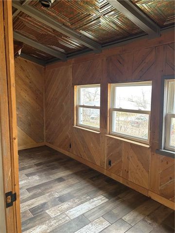 125 S Brookside Street, Independence, MO 64053