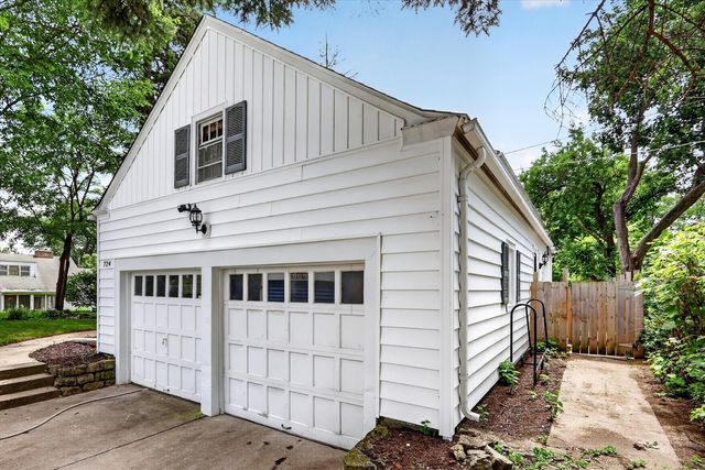 724 Reynolds Street, Rockford, IL 61103