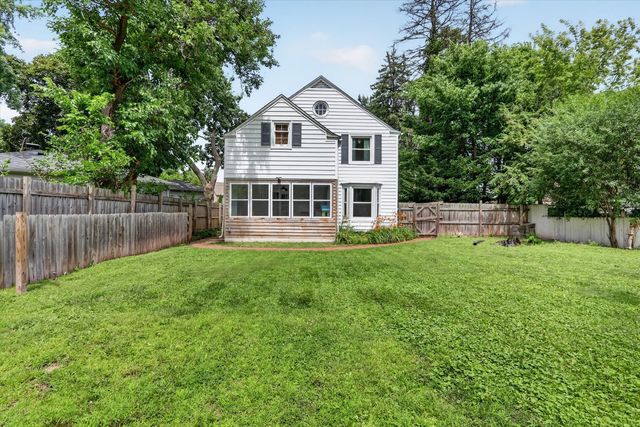 724 Reynolds Street, Rockford, IL 61103