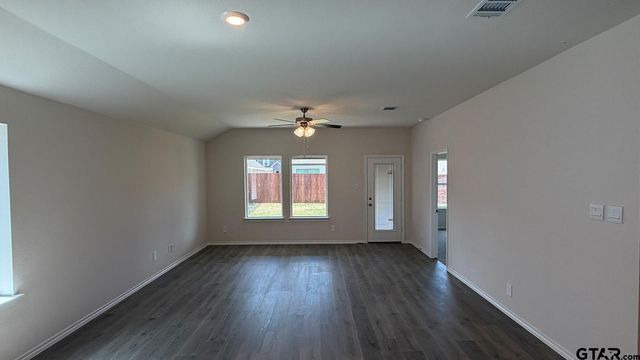 3013 Hidden Valley Drive, Lindale, TX 75706