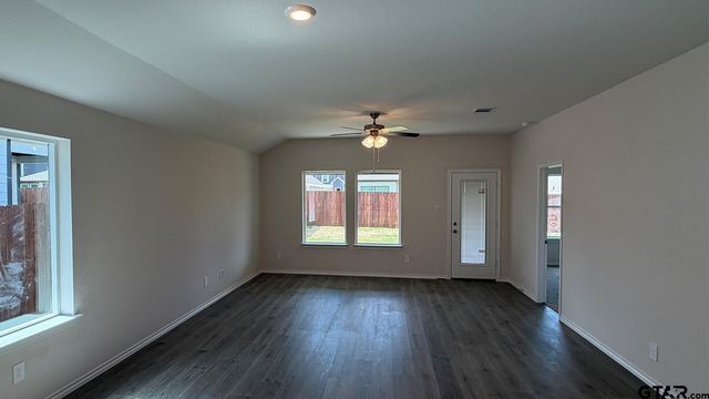 3013 Hidden Valley Drive, Lindale, TX 75706