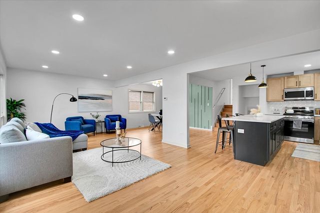 1073 W 108th Street, Chicago, IL 60643